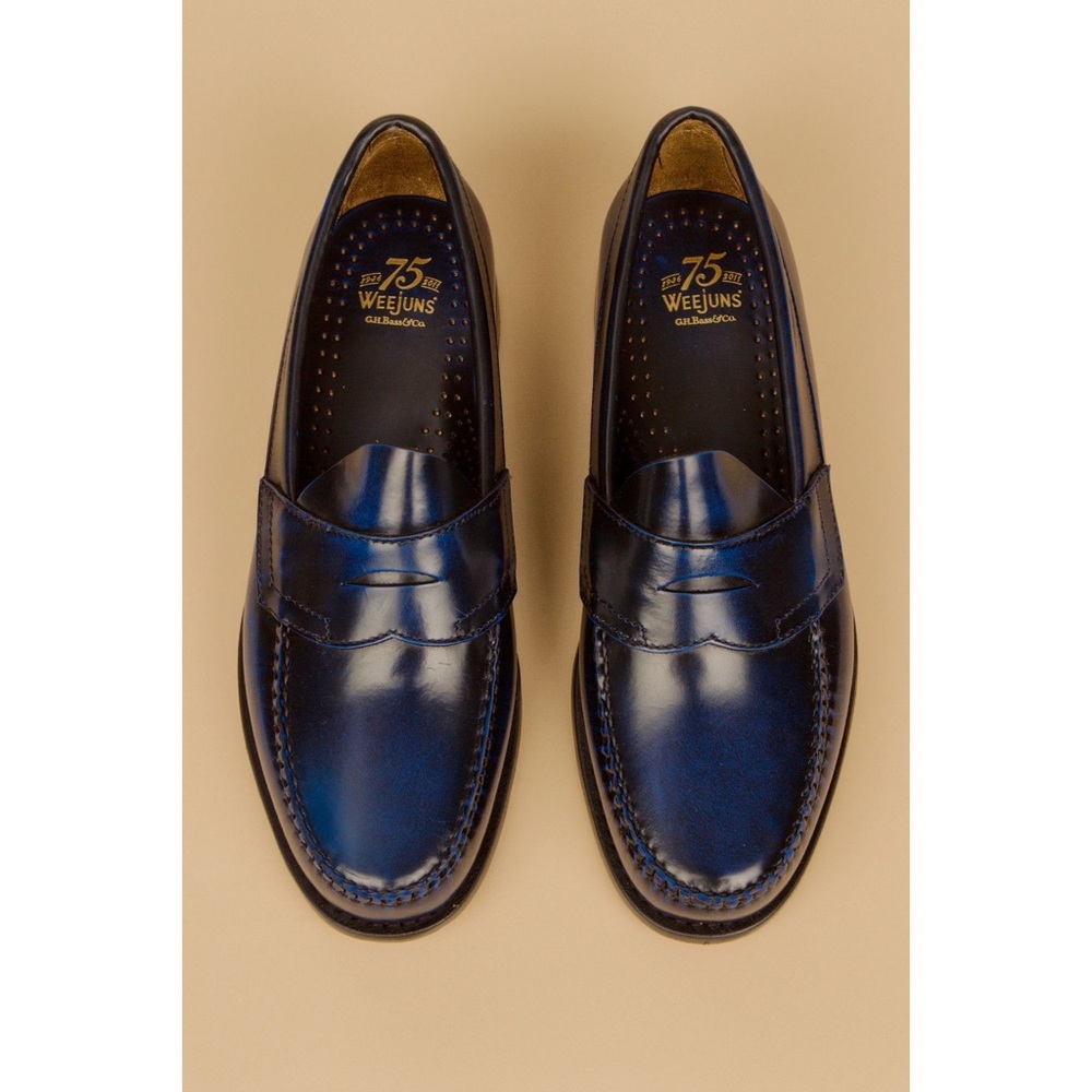 Bass Weejuns Vanessa in Navy